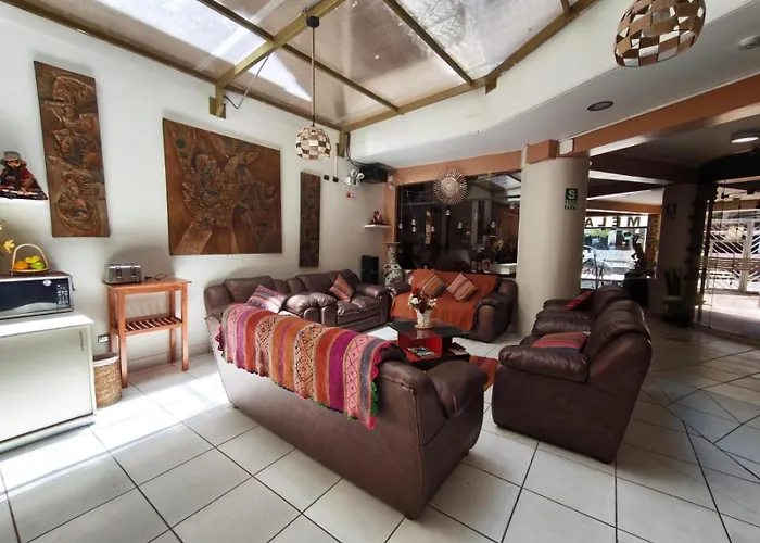 Melanys Hotel 2*